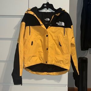 The north face women’s rain jacket